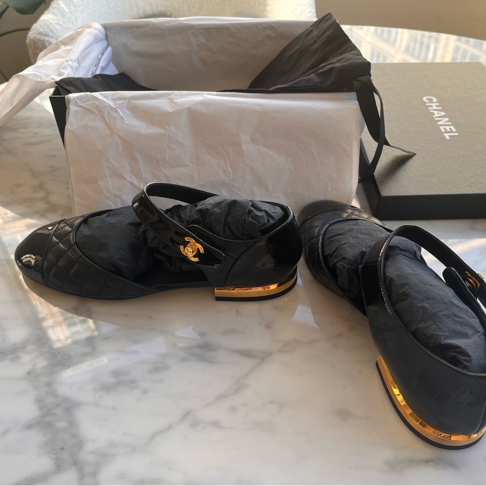 Chanel Mary Jane Lambskin & Patent Calfskin Black Flats (NEW)